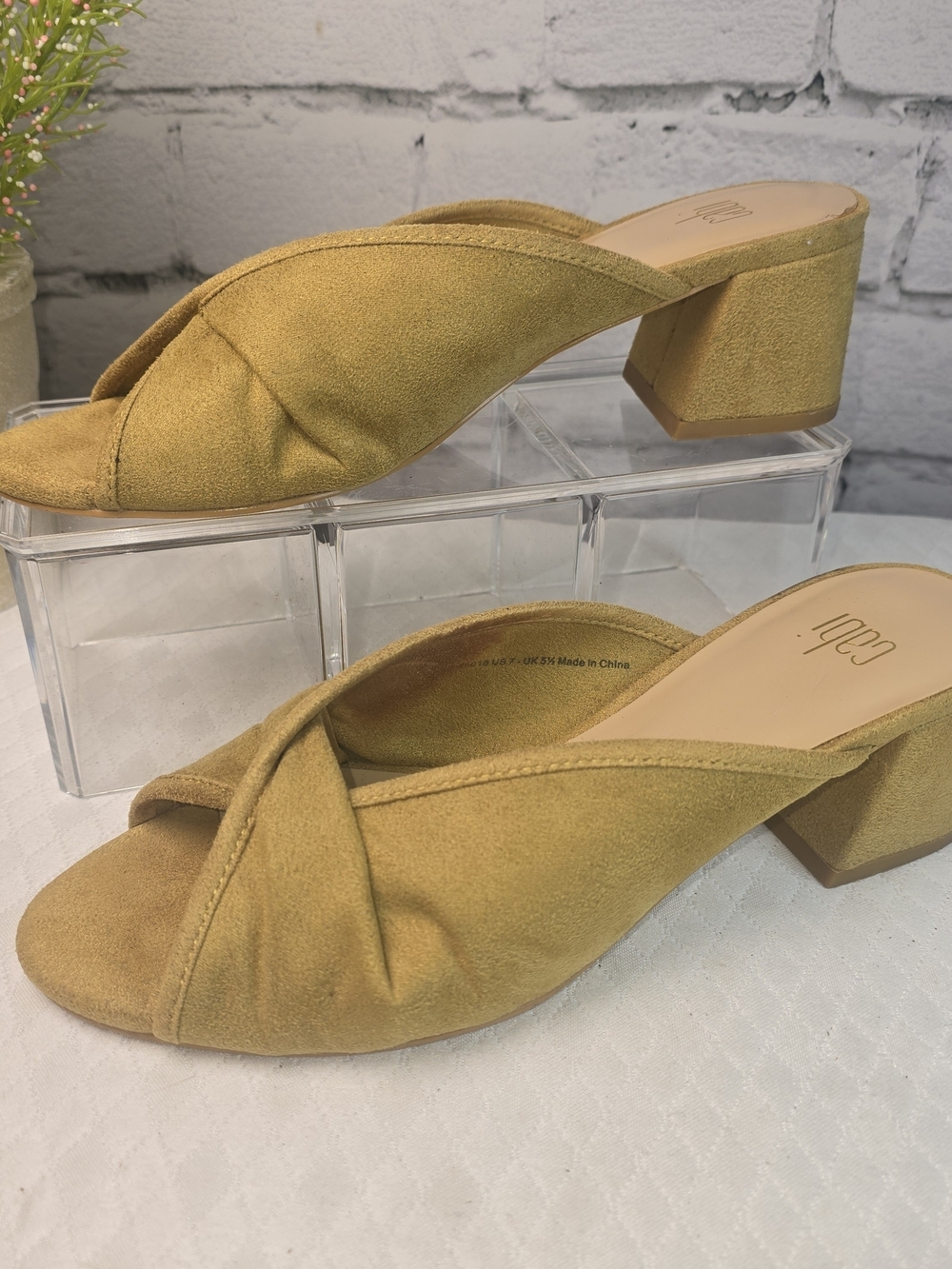 CABI MARIGOLD MUSTARD SUEDE BLOCK HEEL CRISS CROSS MULE WOMENS SIZE SIZE 7